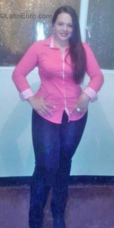 Date this foxy Colombia girl Ivonne from Bogota CO22546