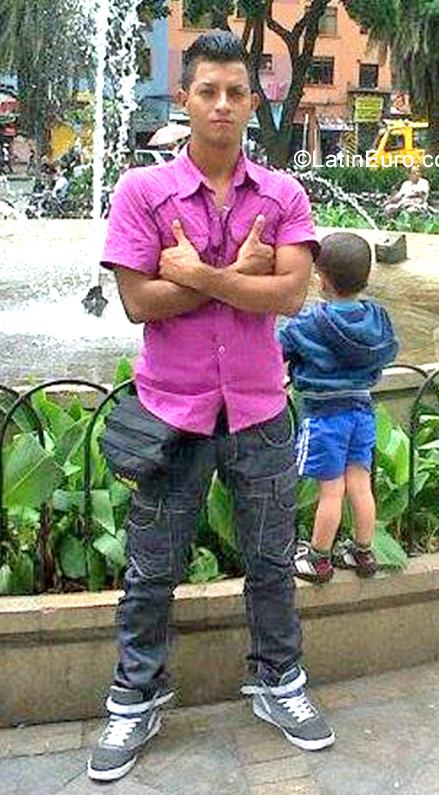 Date this delightful Colombia man Juan from Medellin CO22638