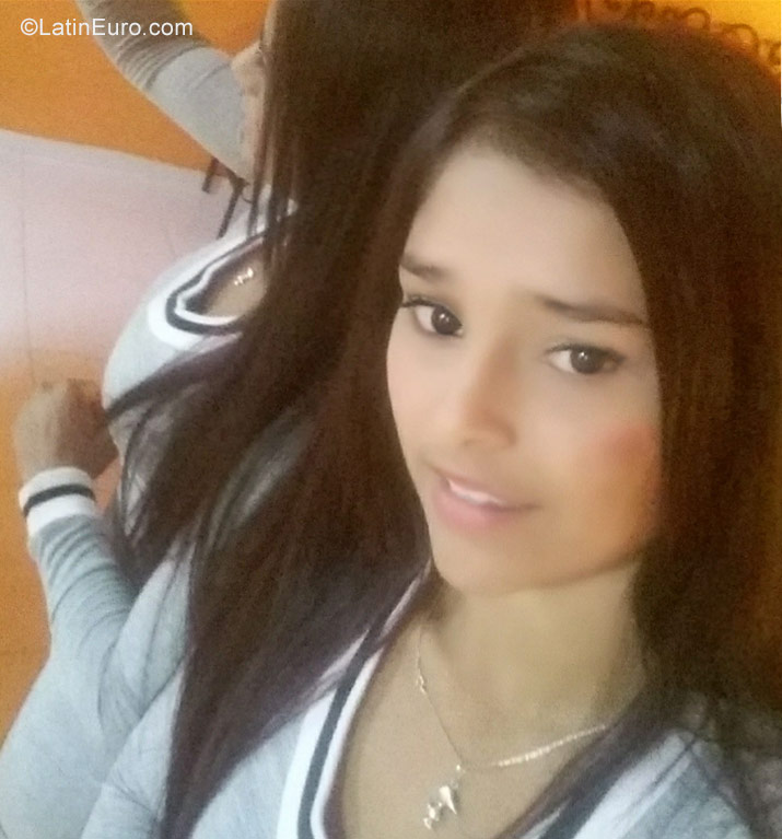 Date this young Colombia girl Liseth from SANTA ROSA DE CABAL CO22682