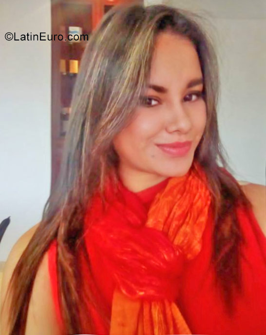 Date this charming Colombia girl Salen from Bogota CO22857