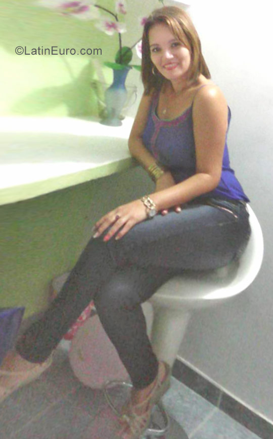 Date this happy Colombia girl Sandra from Pereira CO22858
