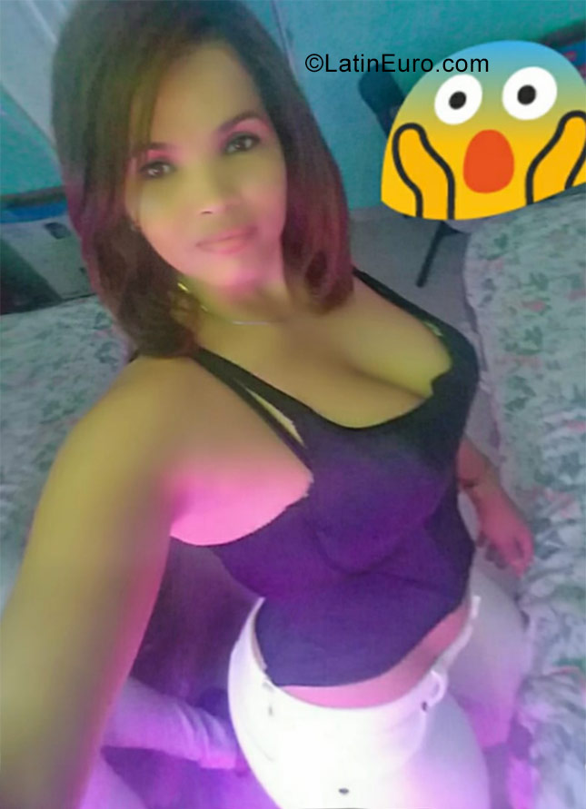 Date this hard body Dominican Republic girl Marleny from Santo Domingo DO30899