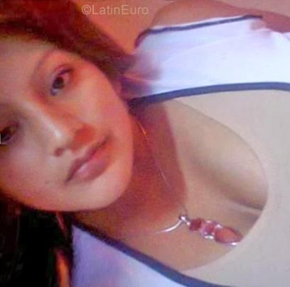 Date this athletic Peru girl Dina from Huancayo PE1182
