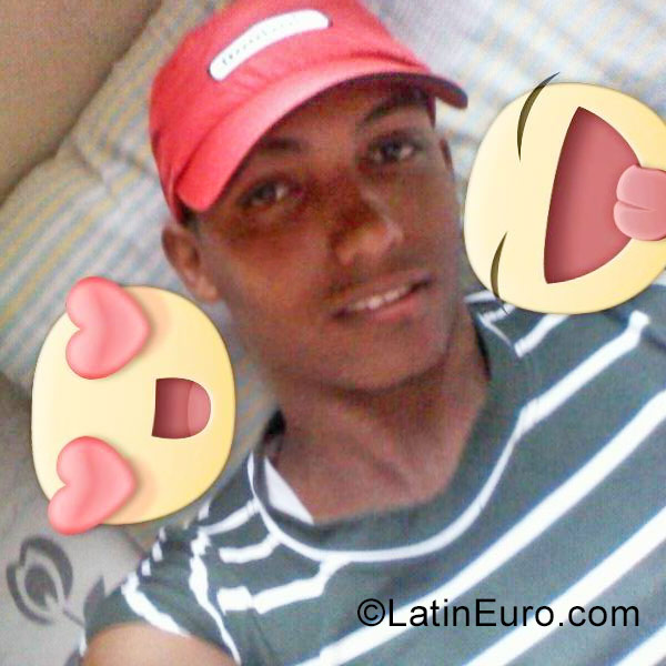 Date this exotic Venezuela man Franklin from Caracas VE1198