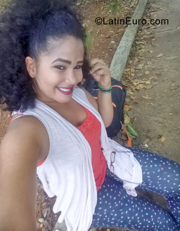 Date this funny Dominican Republic girl Rosanna reyes from Santo Domingo DO31054