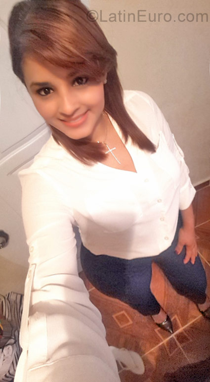 Date this stunning Dominican Republic girl Jenni suarez from Santiago DO31055