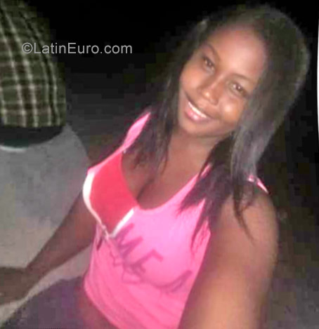 Date this young Colombia girl Vanesa from Buenaventura CO23079