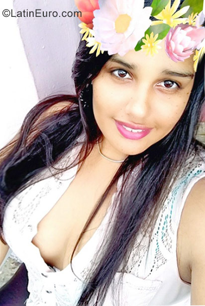 Date this cute Dominican Republic girl Susan from Santo Domingo DO31354
