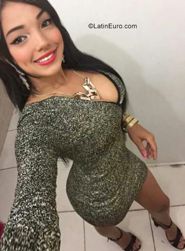 Date this georgeous Dominican Republic girl Beatriz from La Romana DO31367