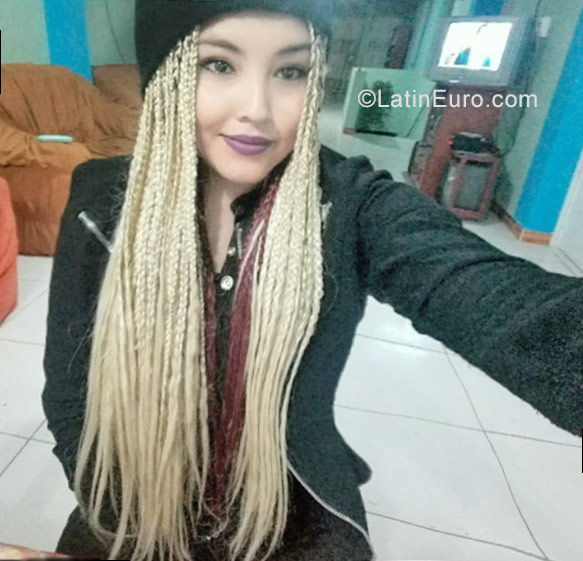 Date this voluptuous Peru girl Ruth from Lima PE1212