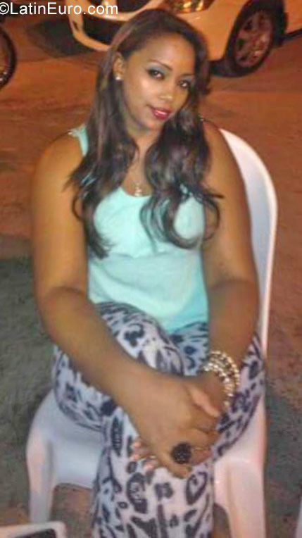 Date this happy Dominican Republic girl Gionica cecil from Santo Domingo DO31460