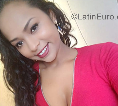 Date this attractive Brazil girl Alexandra from Fortaleza BR10441