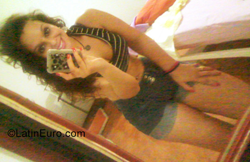 Date this athletic Brazil girl Maira from Itajai BR10459