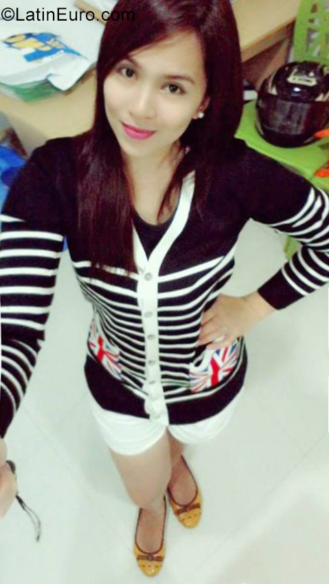 Date this happy Philippines girl Andrada from Iloilo City PH998