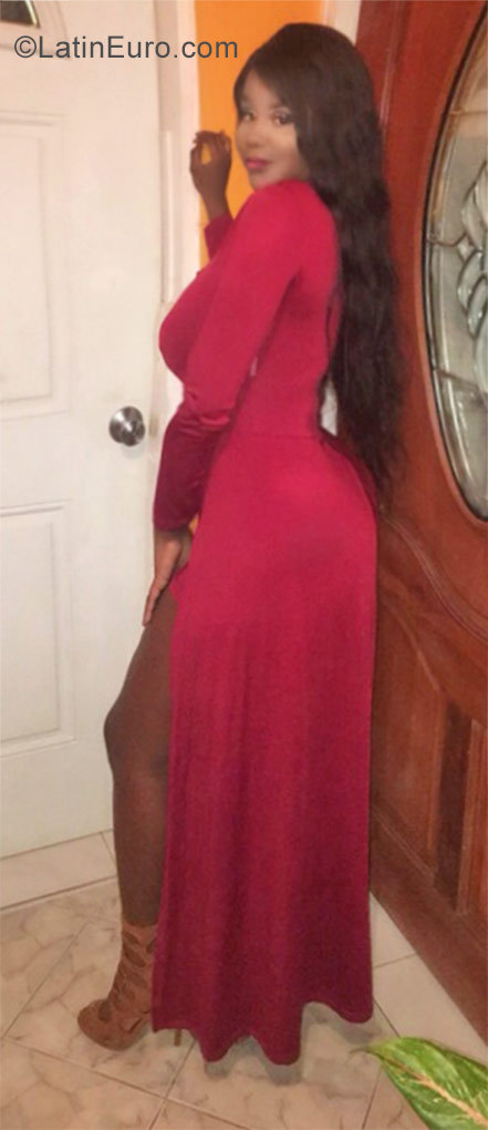 Date this stunning Jamaica girl Royalty from St. Ann JM2556