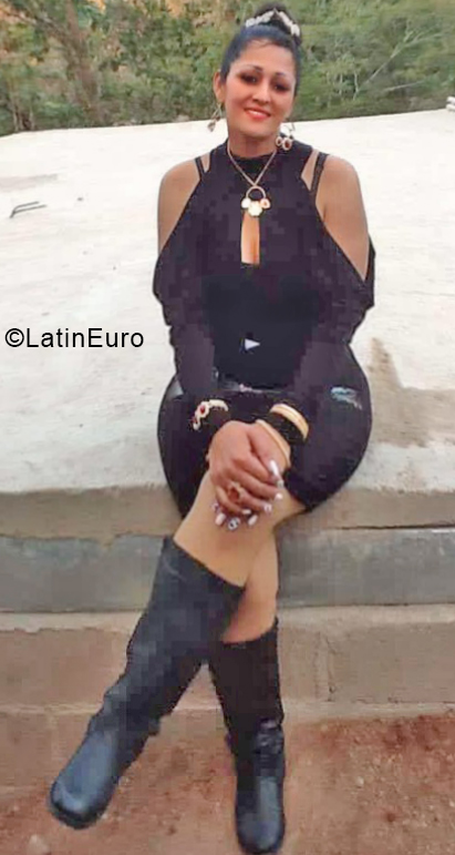 Date this exotic Honduras girl Sagrario from Tegucigalpa HN2609