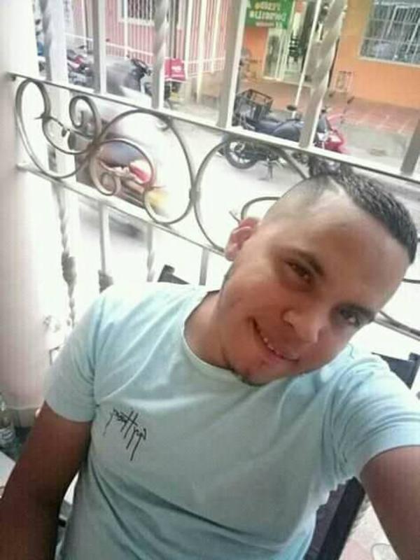Date this young Colombia man Luis from Santa Marta CO27193