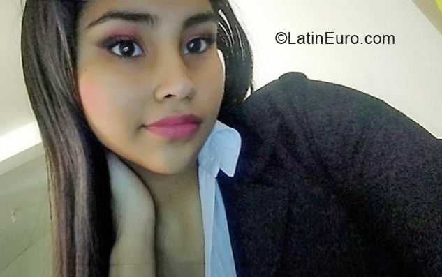 Date this young Peru girl Liana from Arequipa PE1881