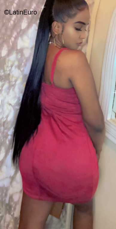 Date this stunning Dominican Republic girl Wilmerys from Santo Domingo DO40162