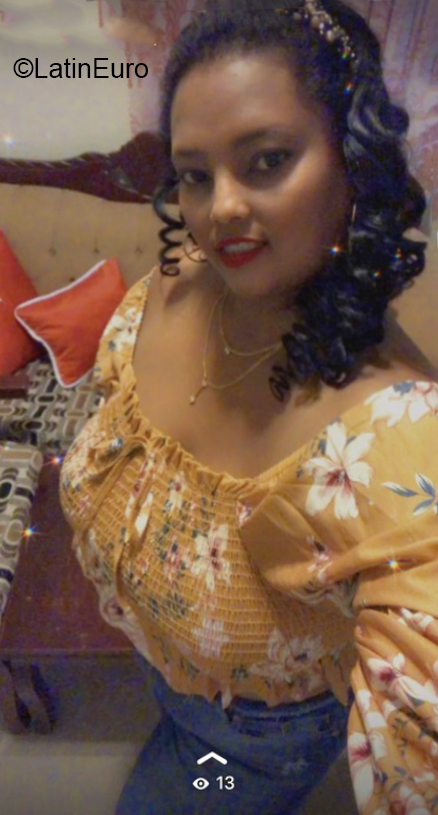 Date this pretty Dominican Republic girl Romeri from Santo Domingo DO40171