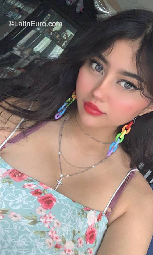 Date this sultry Mexico girl AaAbk from Sinaloa MX2516