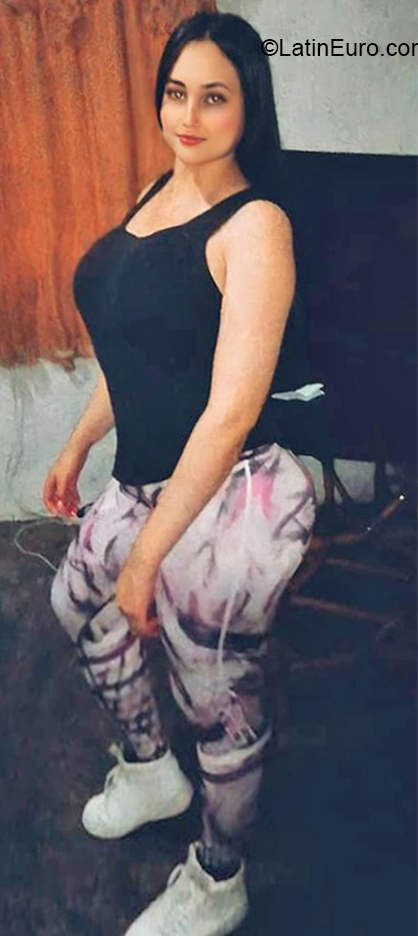 Date this happy Venezuela girl Astrid leon from Cumana VE4117