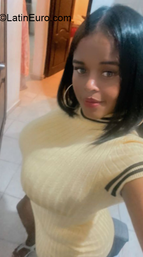 Date this fun Dominican Republic girl Choco from Santo Domingo DO40591