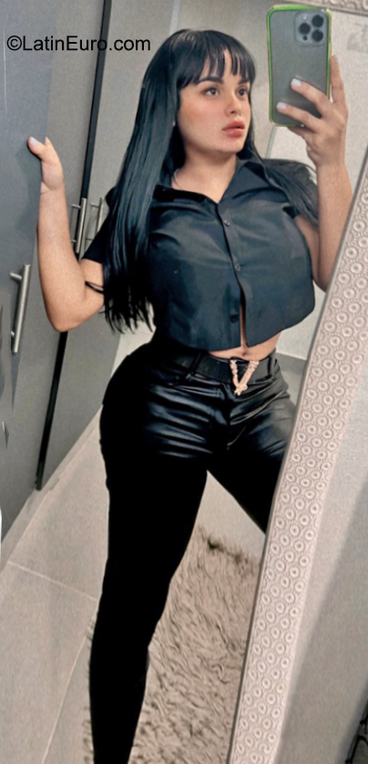 Date this stunning Dominican Republic girl Cristina from Santiago DO40685
