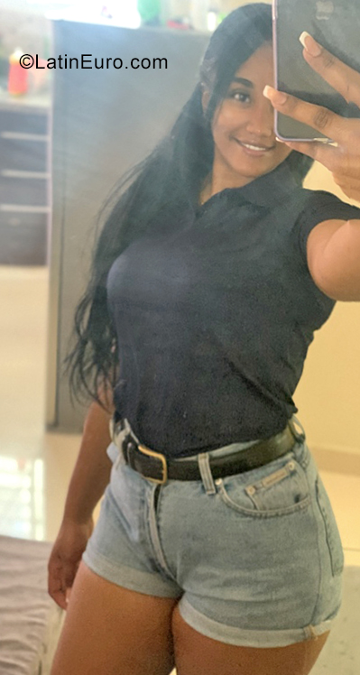 Date this gorgeous Dominican Republic girl Ysnsy from Santo Domingo DO40793