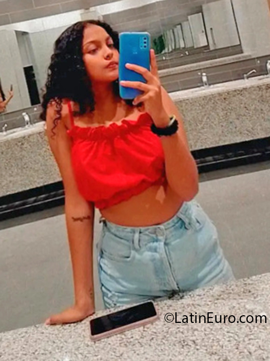Date this nice looking Colombia girl Jorleydis from Barranquilla CO31847