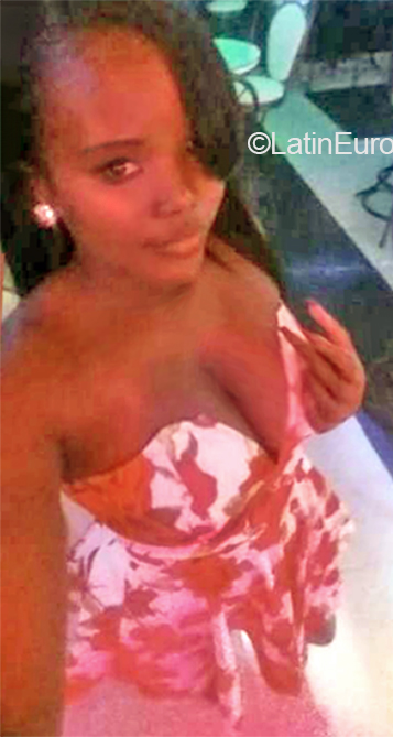 Date this voluptuous Dominican Republic girl Isaura from Santo Domingo DO40930