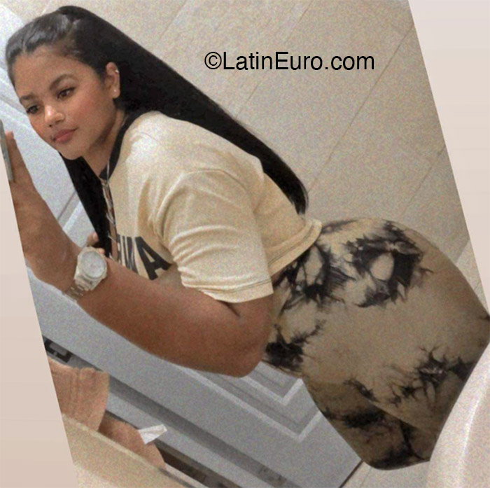 Date this lovely Dominican Republic girl Vianny from Santigo DO47205