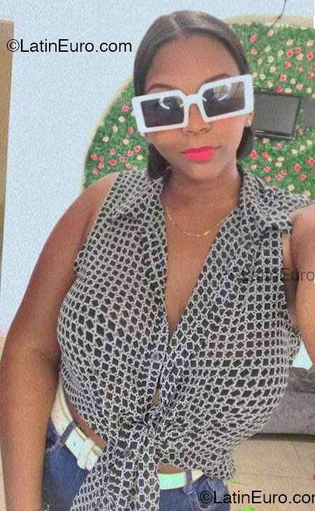 Date this georgeous Dominican Republic girl Dilenia from Santiago DO53889