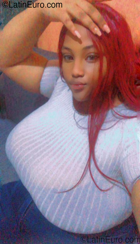 Date this tall Dominican Republic girl Iris from Santo Domingo DO53898