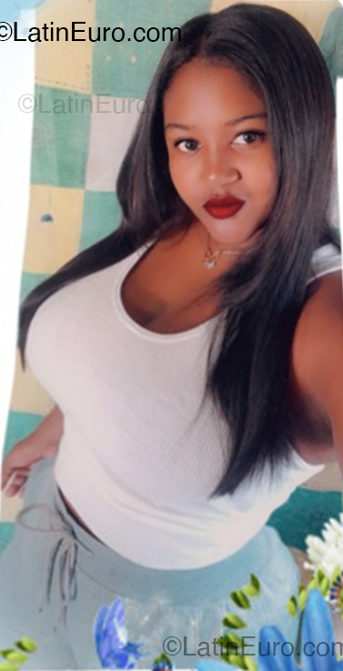 Date this happy Dominican Republic girl Ayla from Santiago DO54415