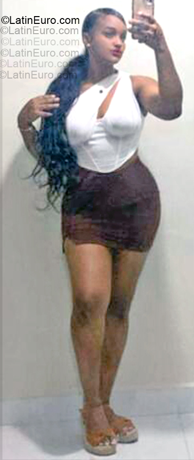 Date this stunning Dominican Republic girl Ruberlina from Santo Domingo Este DO55369