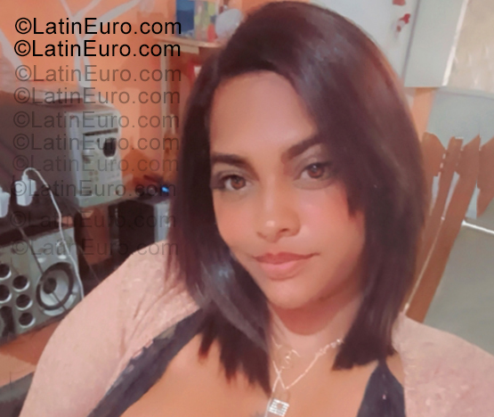 Date this hot Venezuela girl Yenny from Chacao VE5356
