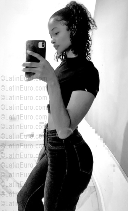 Date this lovely Dominican Republic girl Jade from Santo Domingo DO55667