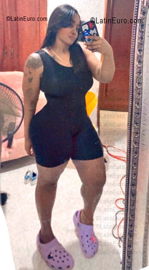 Date this young Dominican Republic girl Shari from Santo Domingo DO55700