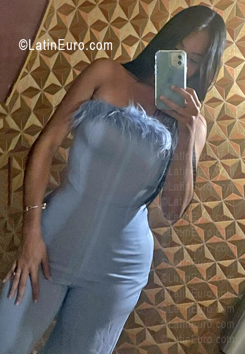 Date this exotic Dominican Republic girl Frankelia from Santo Domingo DO55964