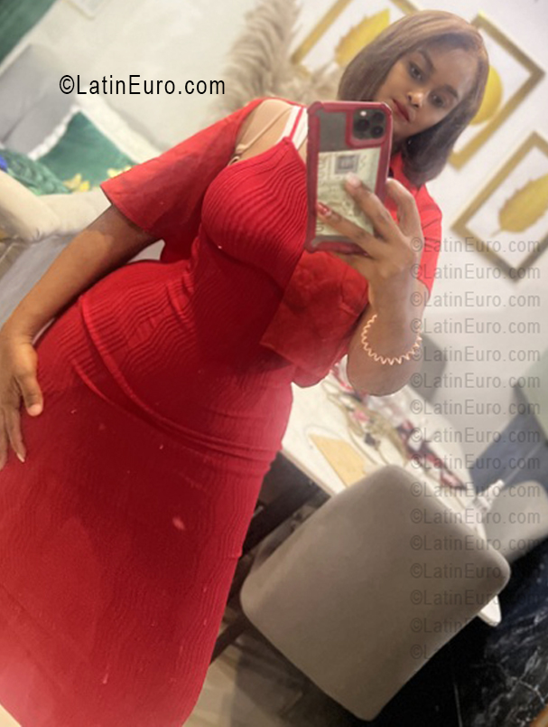 Date this stunning Dominican Republic girl Kenia from Santo Domingo DO55986