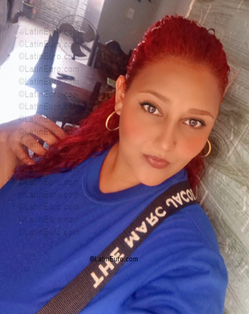 Date this delightful Venezuela girl YORLENYS from Caracas VE5441