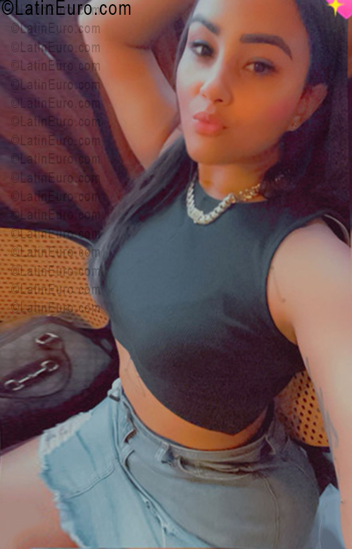 Date this georgeous Dominican Republic girl Carolina from Santo Domingo DO56519